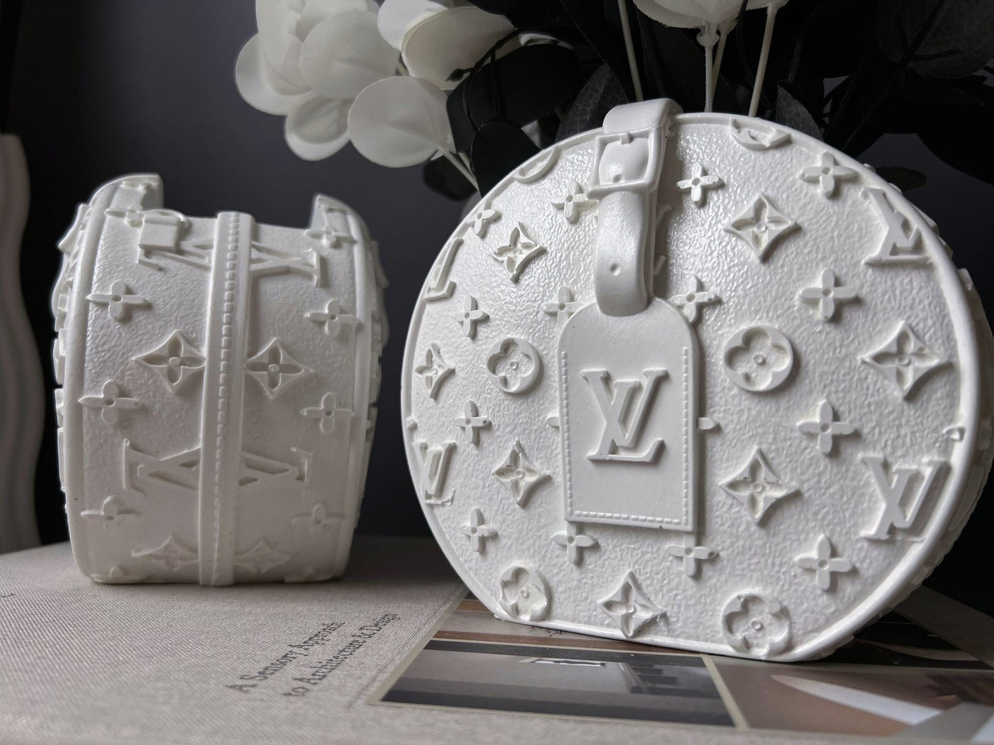 Silhouette Icons Vase