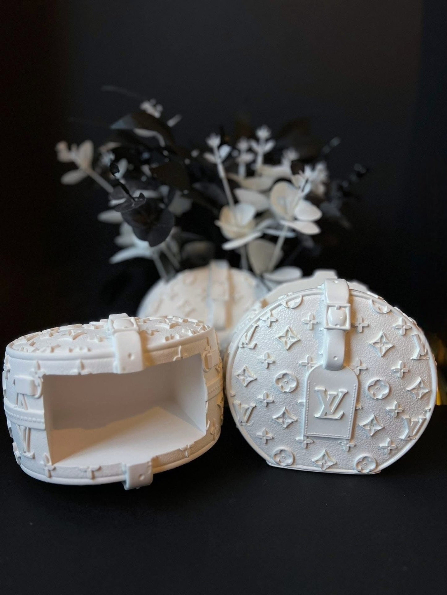 Silhouette Icons Vase