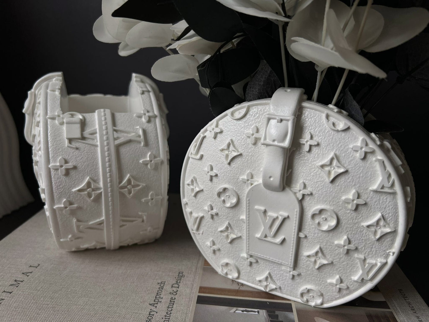 Silhouette Icons Vase