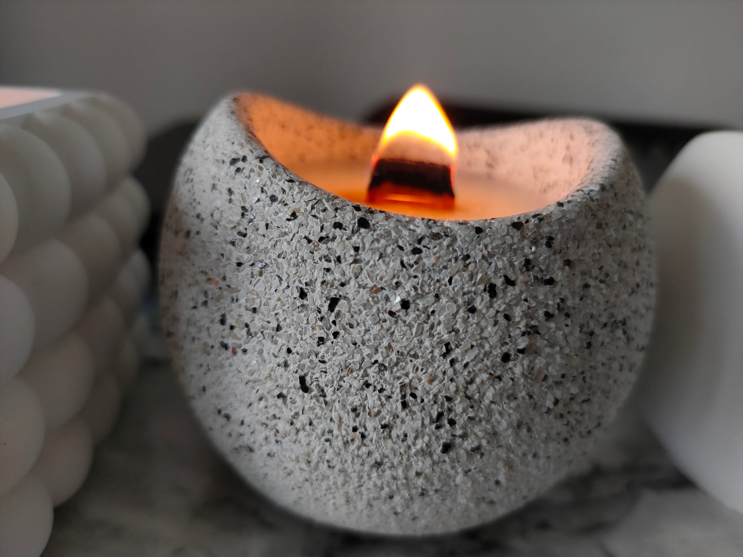 Luna Pods Candle
